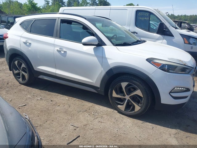 Salvage Hyundai TUCSON Image