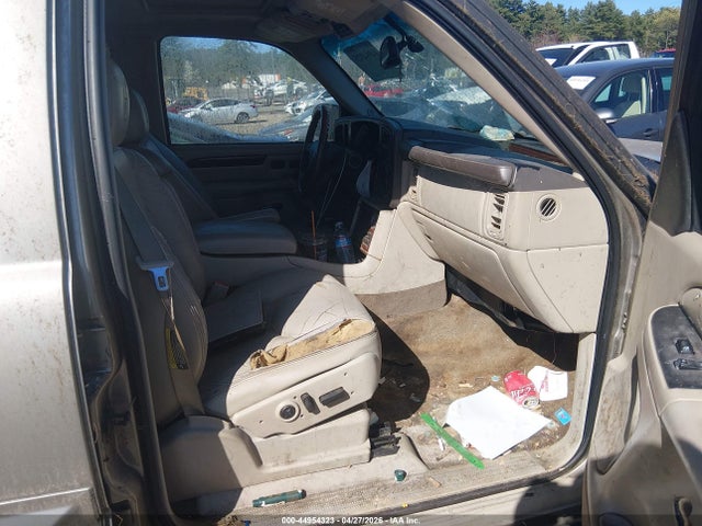 Cadillac Escalade Standard