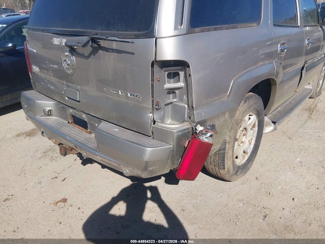 Cadillac Escalade Standard