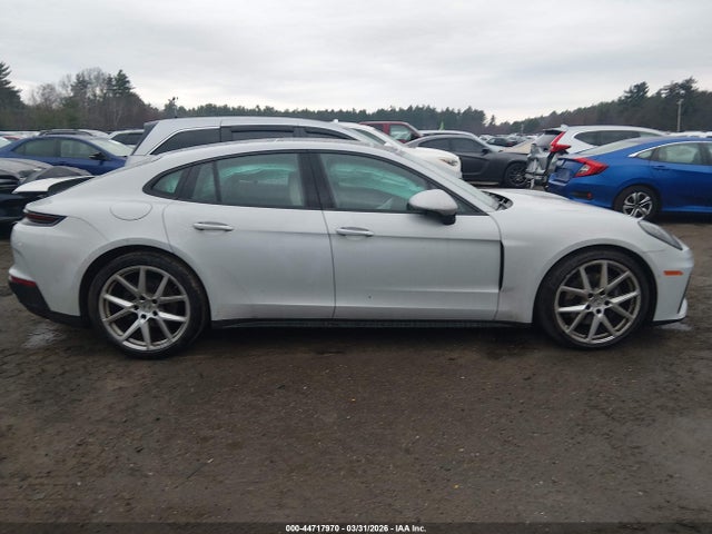 Porsche Panamera 4