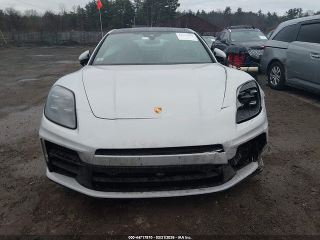 Porsche Panamera 4