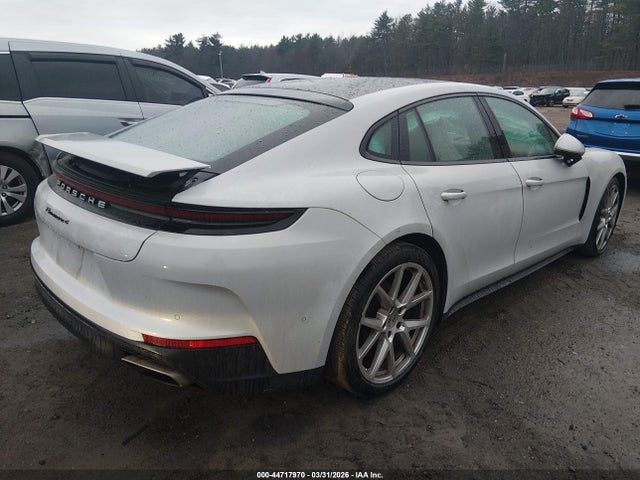 Porsche Panamera 4