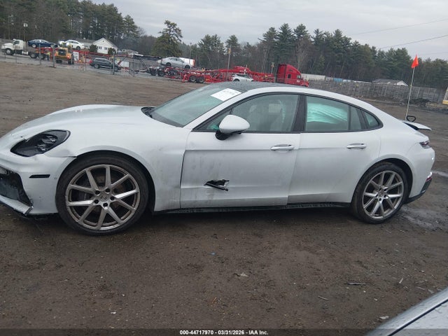 Porsche Panamera 4