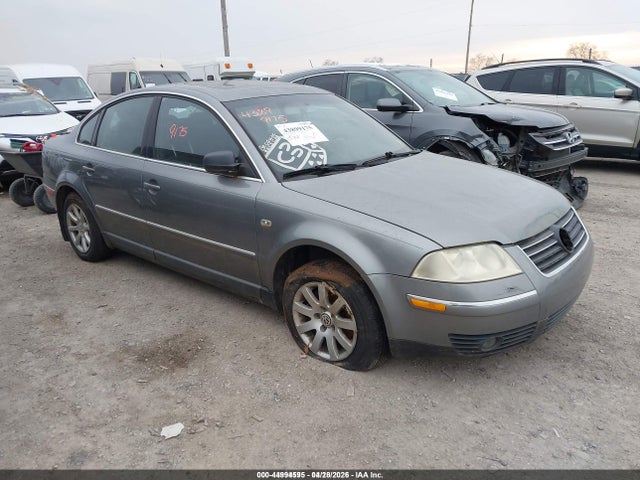 Salvage Volkswagen Passat Image