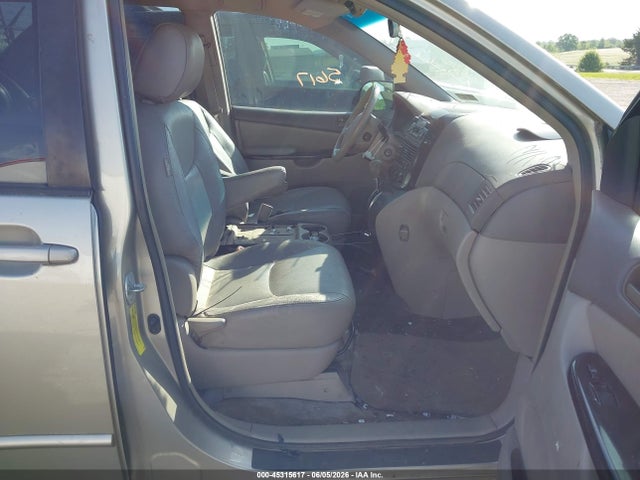 Toyota Sienna Le