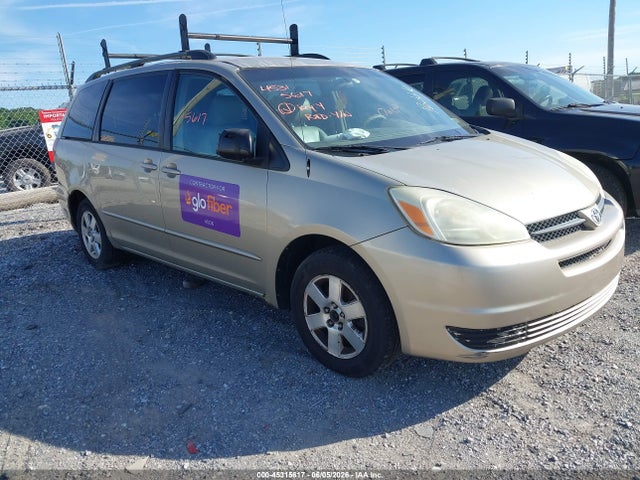 Salvage Toyota Sienna Image