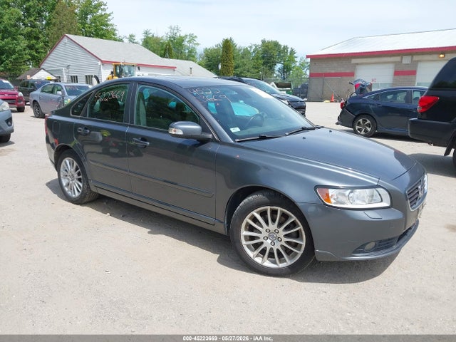 Salvage Volvo S40 Image