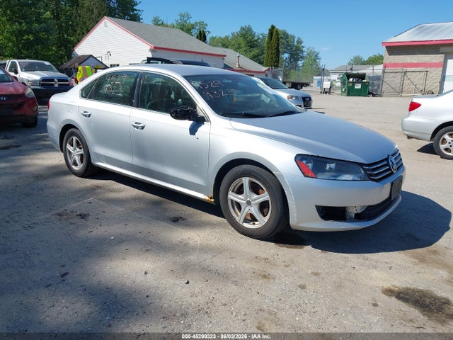 Salvage Volkswagen Passat Image