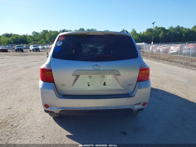 Toyota Highlander Base V6