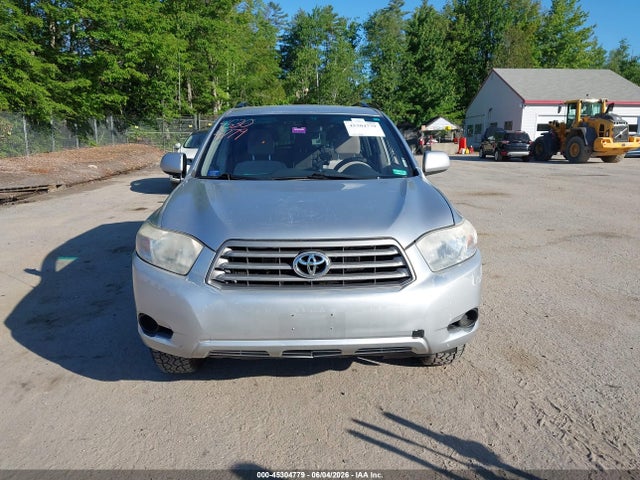 Toyota Highlander Base V6