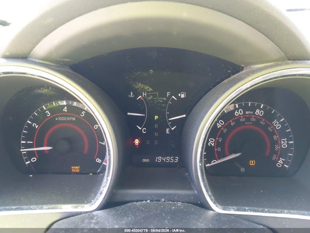 Toyota Highlander Base V6