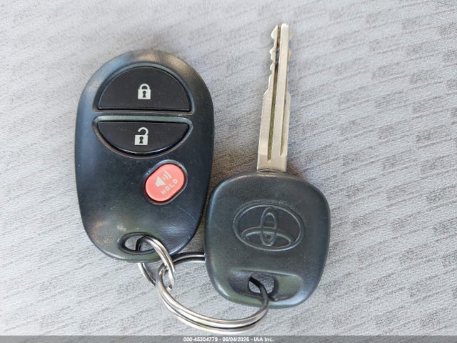 Toyota Highlander Base V6