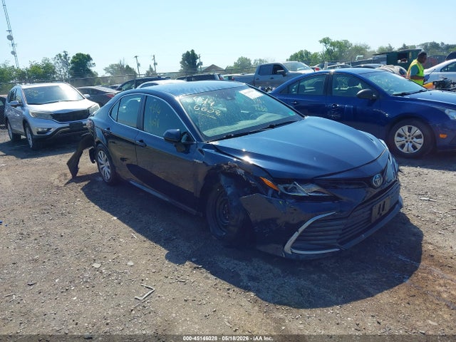 Salvage Toyota Camry Image