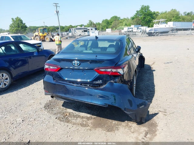 Toyota Camry Le Hybrid