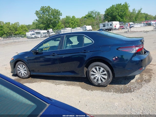 Toyota Camry Le Hybrid
