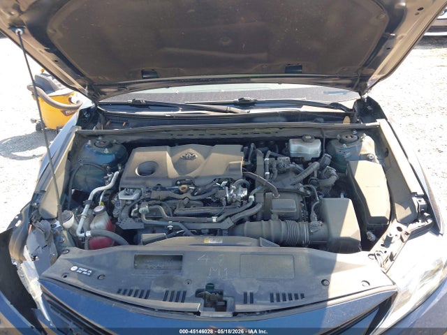 Toyota Camry Le Hybrid