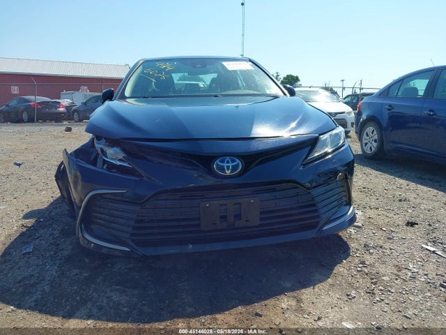 Toyota Camry Le Hybrid