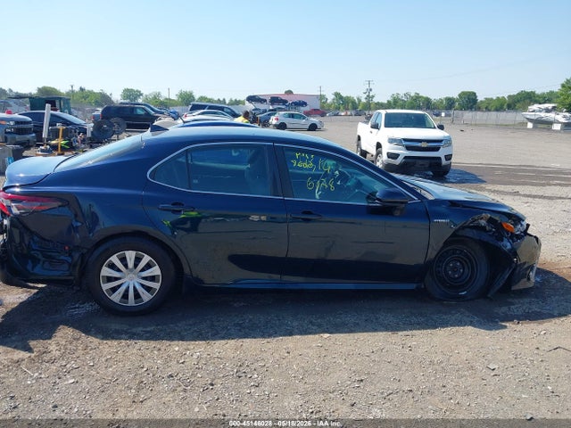 Toyota Camry Le Hybrid