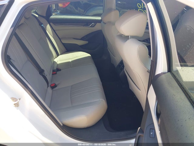 Honda Accord Touring 2.0t