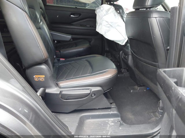 Nissan Pathfinder Platinum 4wd