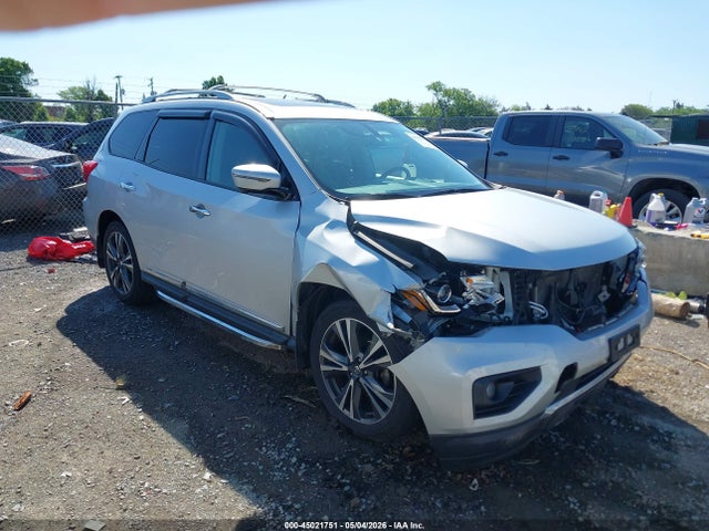 Salvage Nissan Pathfinder Image
