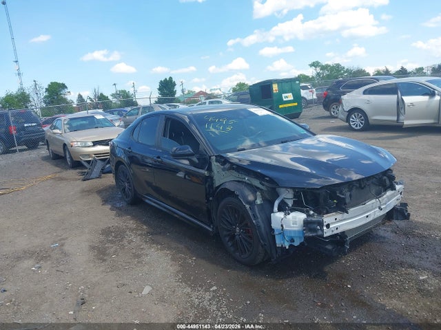 Salvage Toyota Camry Image