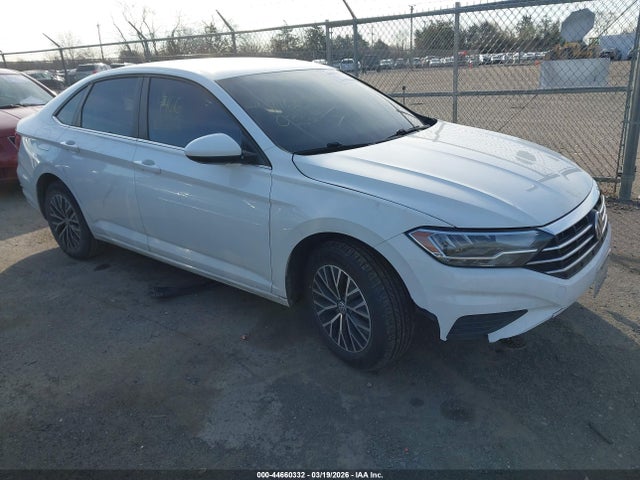 Salvage Volkswagen Jetta Image
