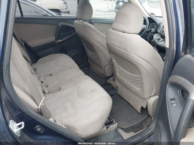 Toyota RAV4 Limited V6