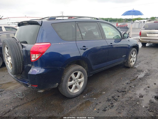 Toyota RAV4 Limited V6