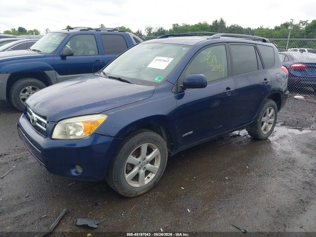 Toyota RAV4 Limited V6
