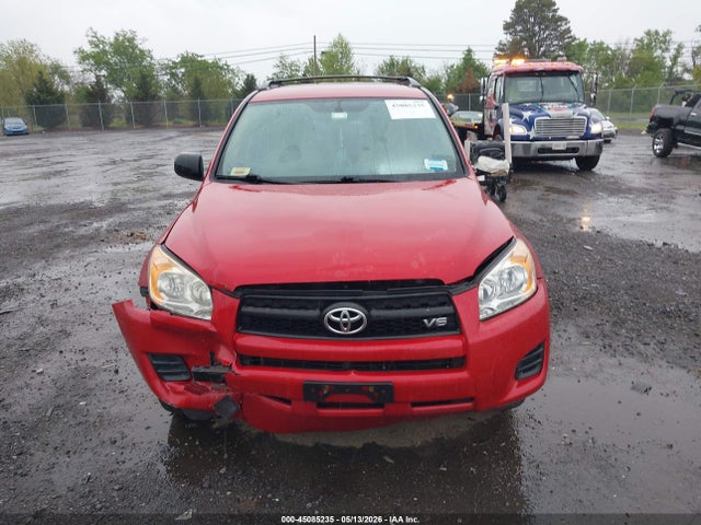 Toyota RAV4 Base V6
