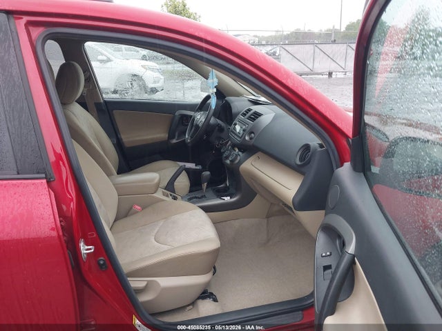 Toyota RAV4 Base V6