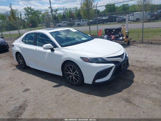 Salvage Toyota Camry Image