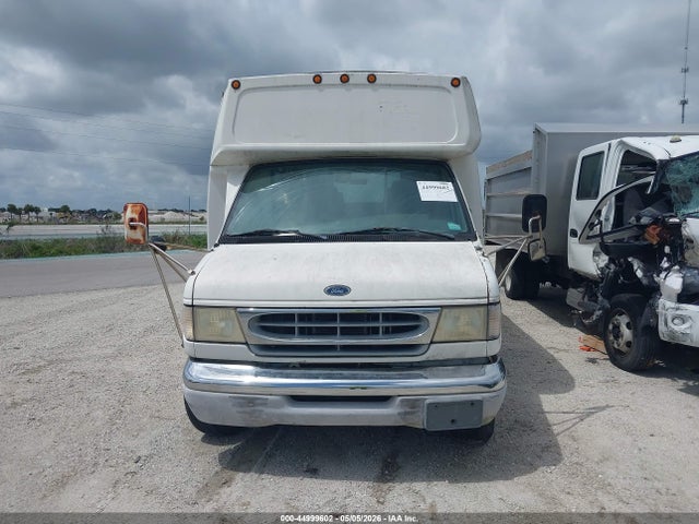 Ford Econoline E450 Super Duty Cutwy  Rv