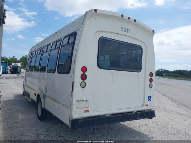 Ford Econoline E450 Super Duty Cutwy  Rv