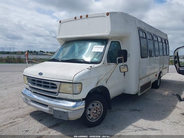 Ford Econoline E450 Super Duty Cutwy  Rv