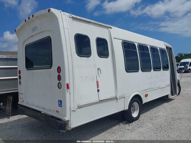 Ford Econoline E450 Super Duty Cutwy  Rv