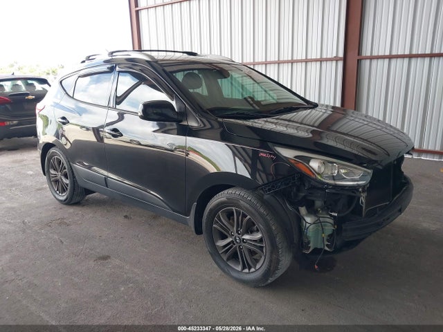 Salvage Hyundai TUCSON Image