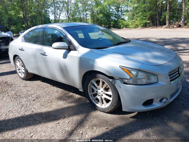 Salvage Nissan Maxima Image