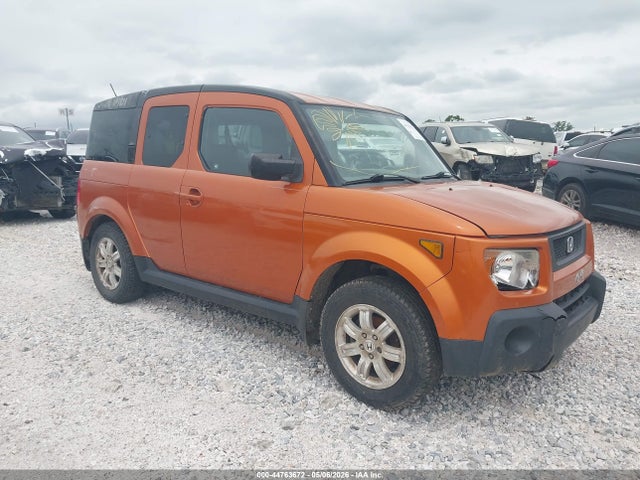 Salvage Honda Element Image