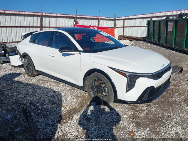 Salvage Kia K4 Image