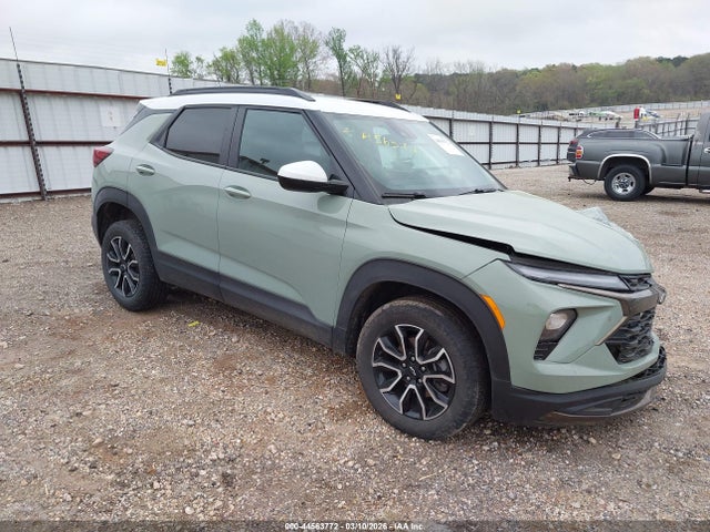 Salvage Chevrolet Trailblazer Image