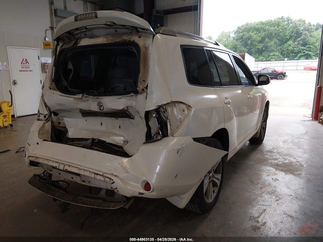 Toyota Highlander Sport