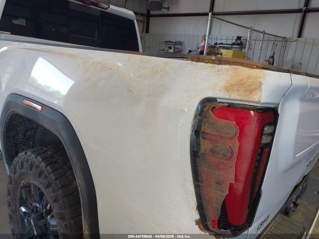 General Motors Sierra 2500HD 4wd  Standard Bed At4