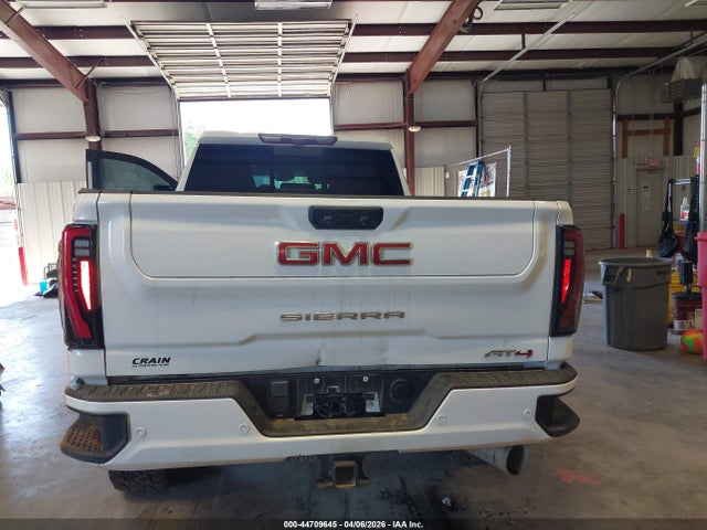General Motors Sierra 2500HD 4wd  Standard Bed At4