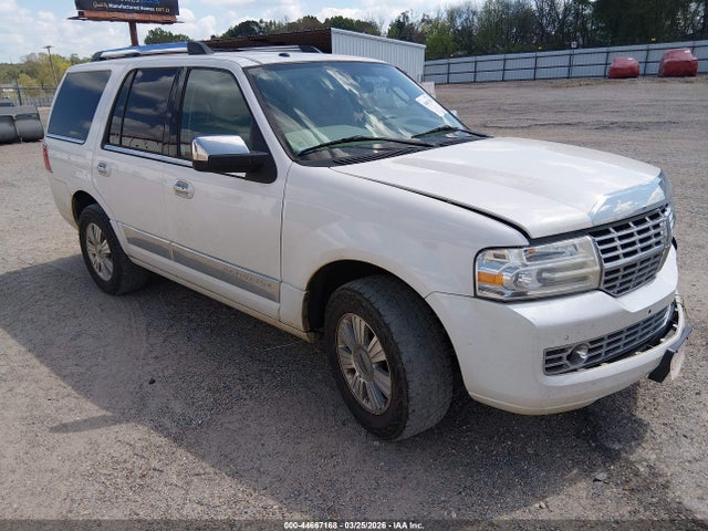 Salvage Lincoln Navigator Image