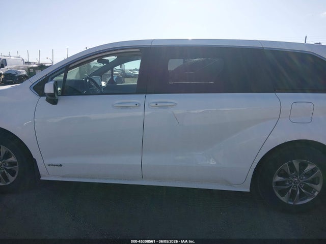 Toyota Sienna Le