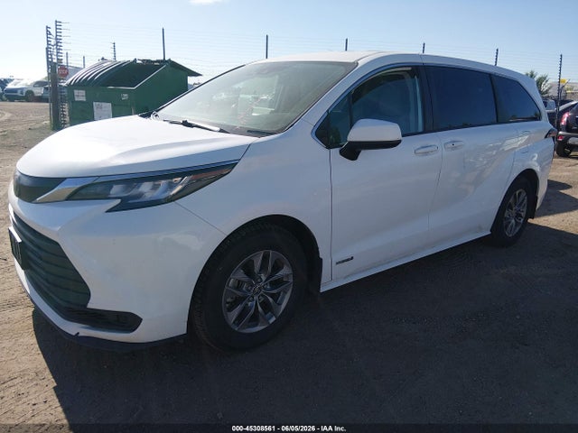 Toyota Sienna Le