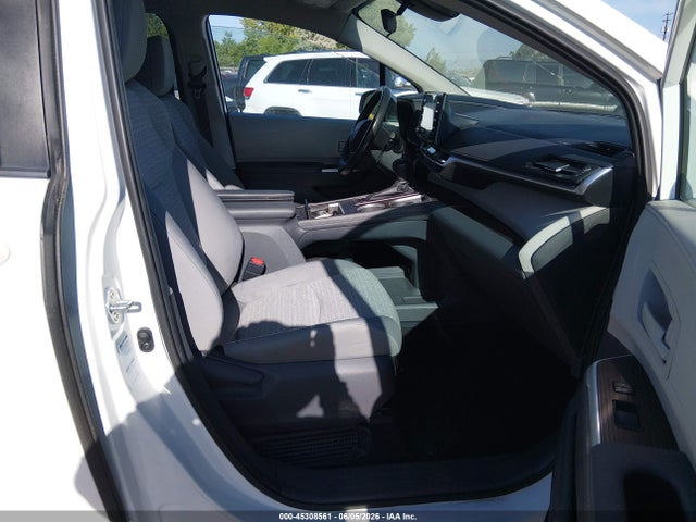 Toyota Sienna Le