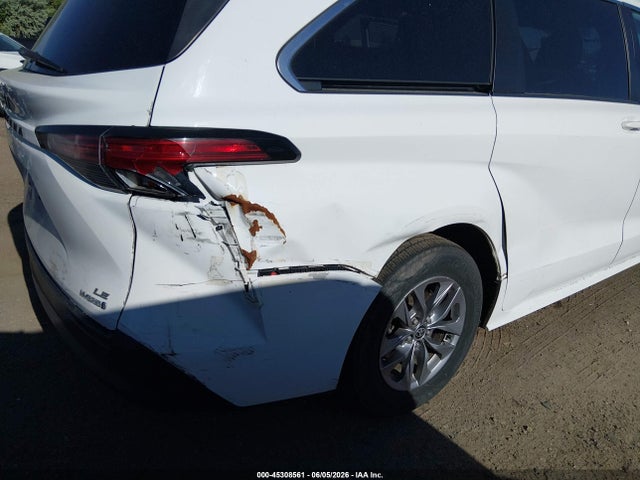 Toyota Sienna Le